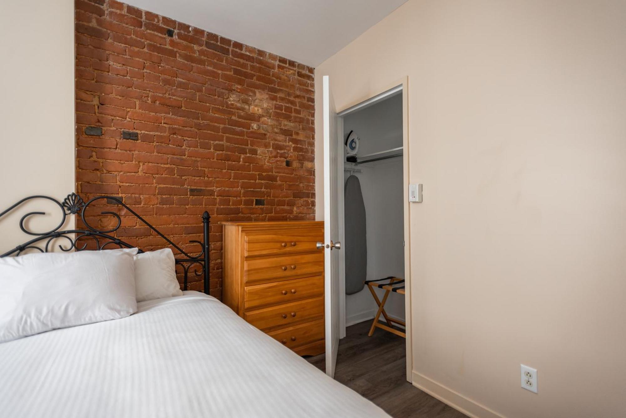 Hotel Le Roberval Montreal Ngoại thất bức ảnh